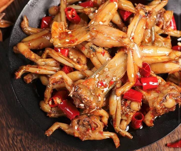 青蛙是集食品、保健品、药品于一身的动物，上等的绿色食品。高蛋白，低脂肪，低胆固醇的营养美味，肉质饱满，麻香入骨，香辣弹嫩，追剧看球来一份，让生活更加有滋有味。